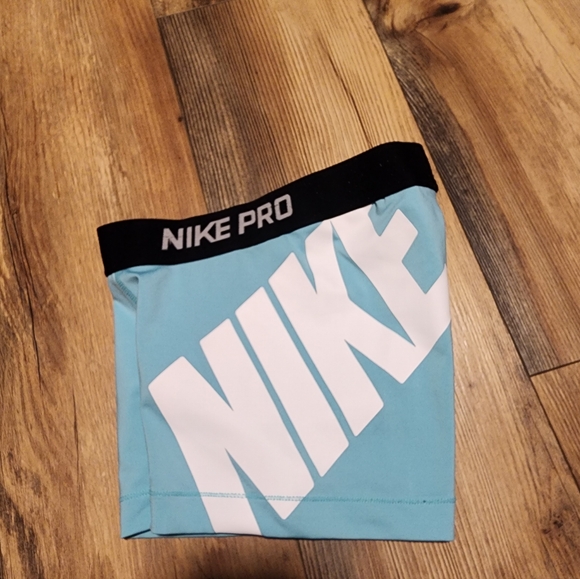 Nike Pro Shorts - Picture 2 of 3